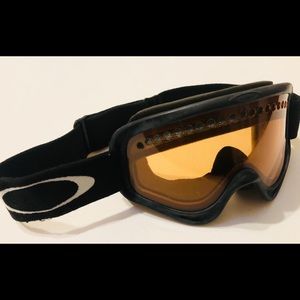 Oakley Snow Goggles (Women’s Ski/Snowboard)